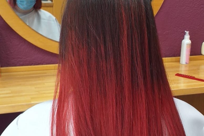 Perruqueria Isabel de Tona - Metxes Balayage amb vermell intens