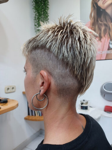 Perruqueria Isabel de Tona - Cabells curts