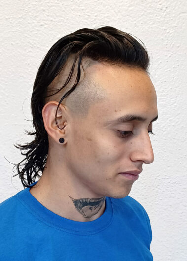 Perruqueria Isabel de Tona - Cabells curts - Tallat estil Mohicano